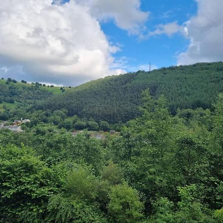 Modern 4-Bedroom Townhouse With Private Garden Abertillery Kültér fotó